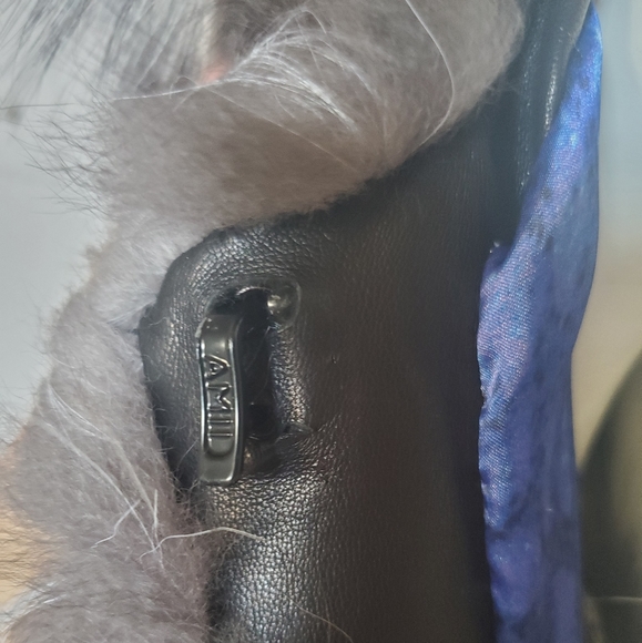 Beautiful Long Silver Fox Vest - Picture 8 of 8